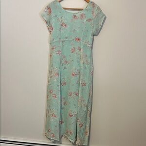 Like NEW! Beautiful airy summer dress